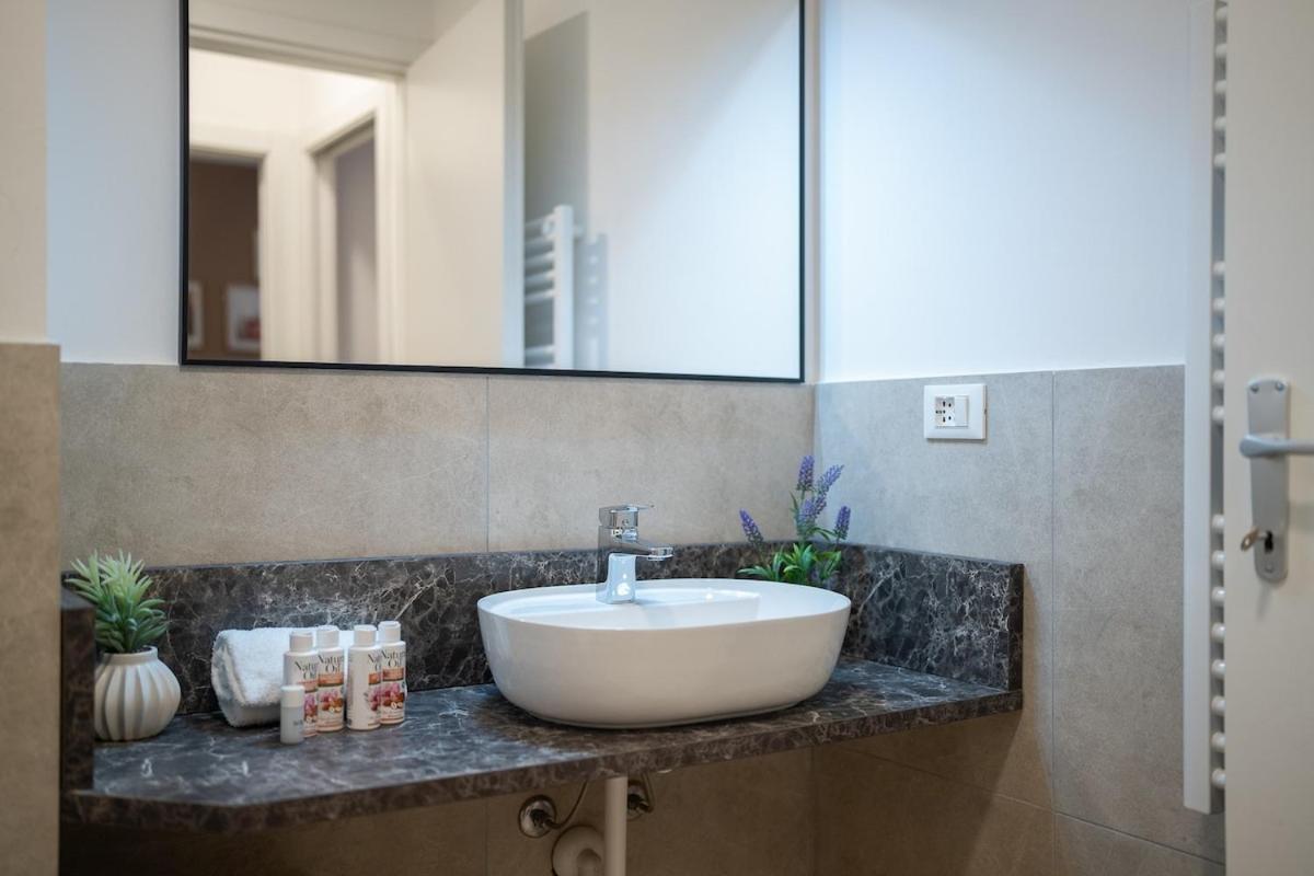Authentic Private Flat 2 Min From Navigli Daire Milano Dış mekan fotoğraf